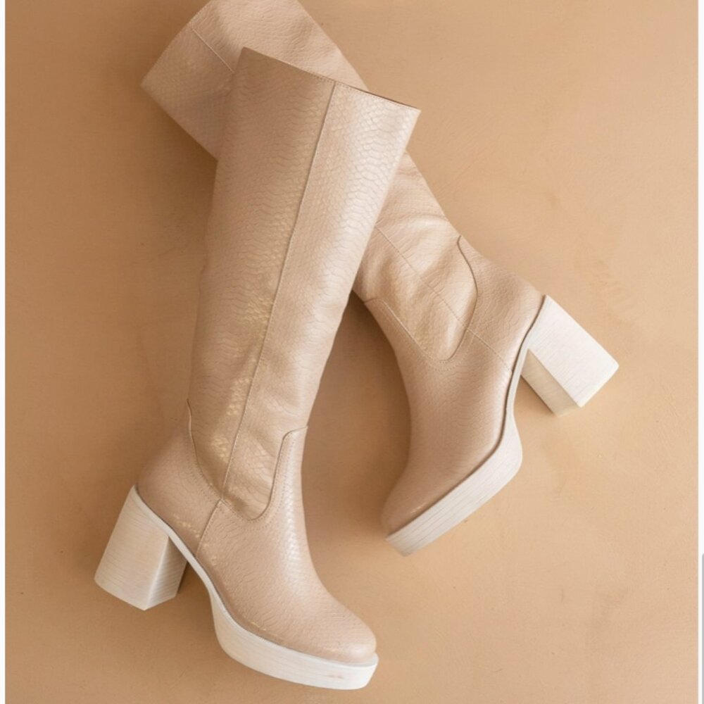Oasis Society Juniper Boot - Picture 3 of 3